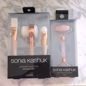 NIB! SONIA KASHUK 2 pc bundle of brush set and  rose quartz roller.